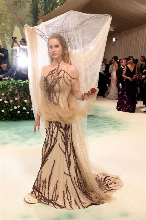 lana del rey met gala